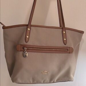 Coach Tan Leather Tote Bag with Classic Design